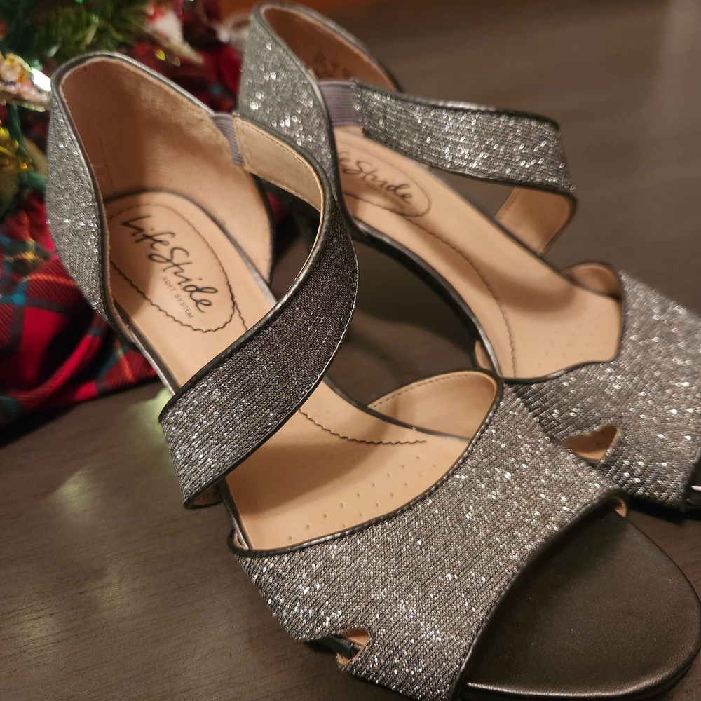 Life Stride Glittering Silver Heels NWOT